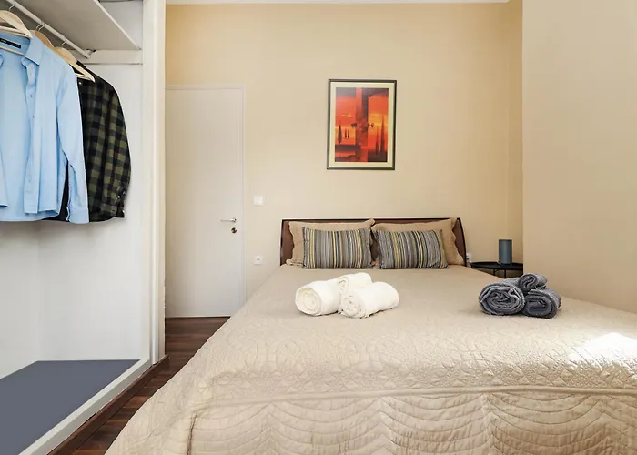 Suburban Casa Apartment *
